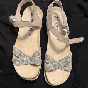 Mephisto Women's Sandals - Tan and Gray size 40
